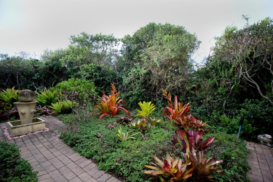 5 Bedroom Property for Sale in Village On Sea Western Cape